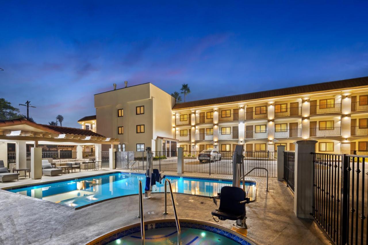 Hotel Huntington Duarte エクステリア 写真