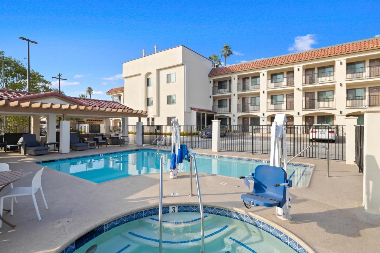 Hotel Huntington Duarte エクステリア 写真