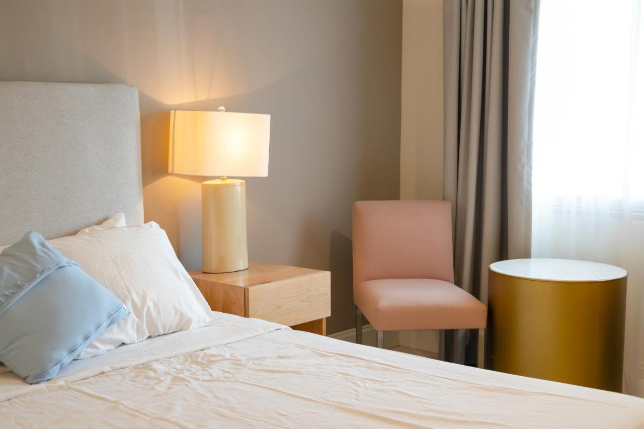 Hotel Huntington Duarte エクステリア 写真