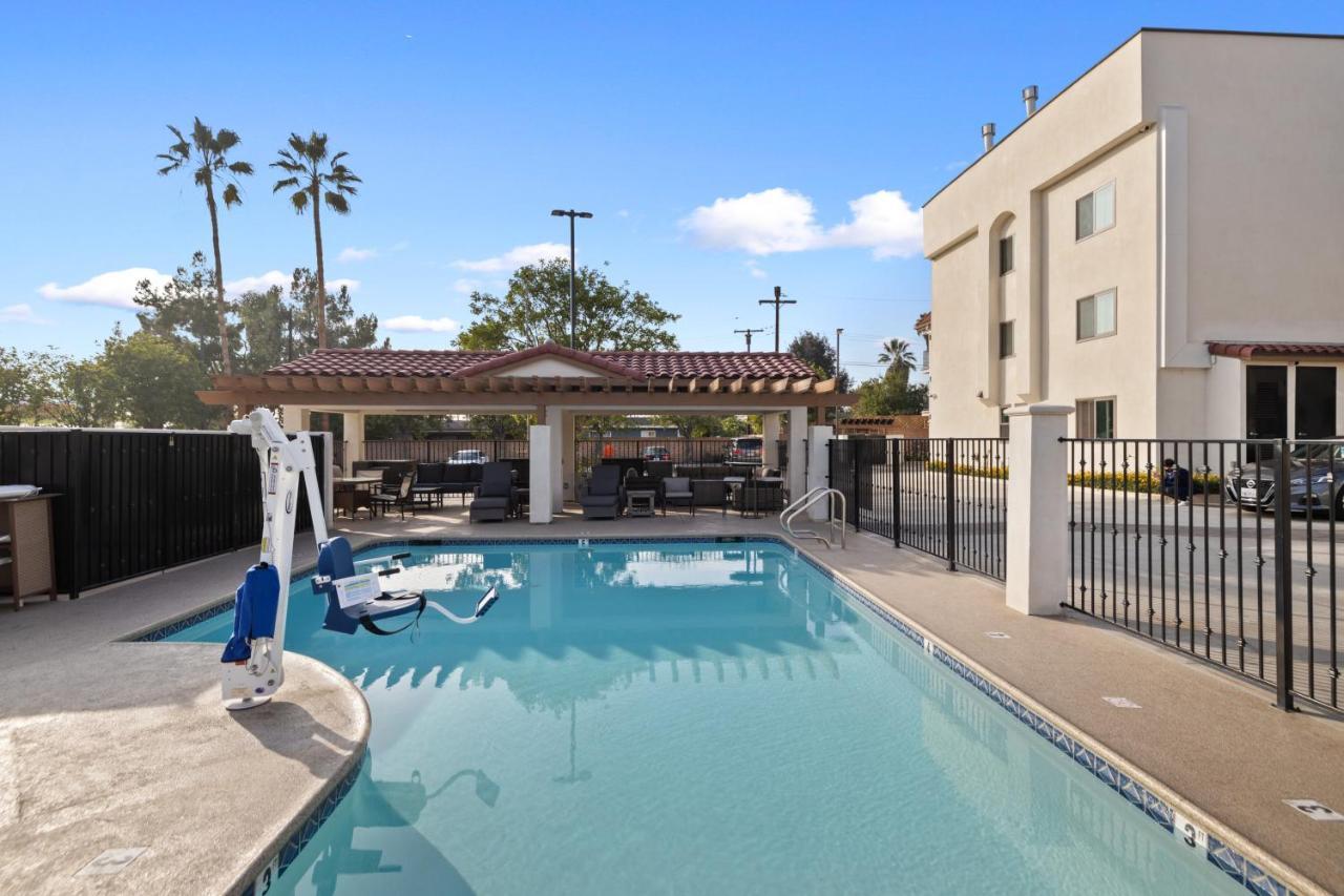 Hotel Huntington Duarte エクステリア 写真