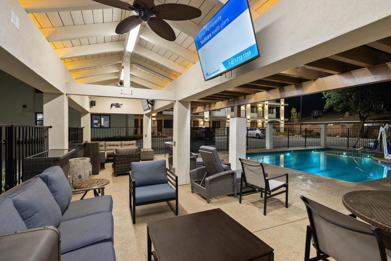 Hotel Huntington Duarte エクステリア 写真