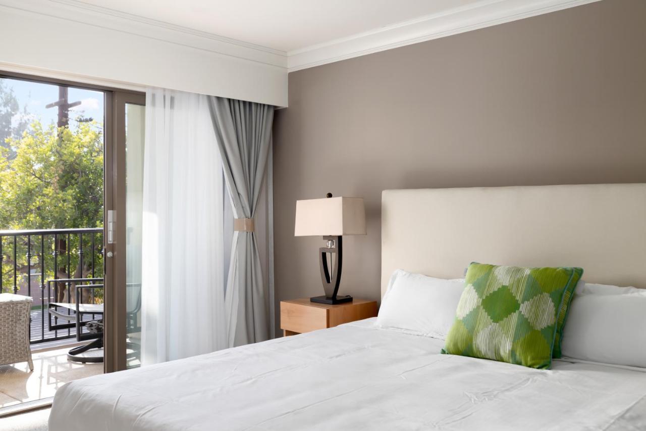 Hotel Huntington Duarte エクステリア 写真